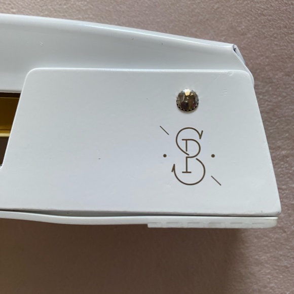 Sugar Paper Essentials • 20 Sheet Capacity Stapler White/Gold - Picture 7 of 13